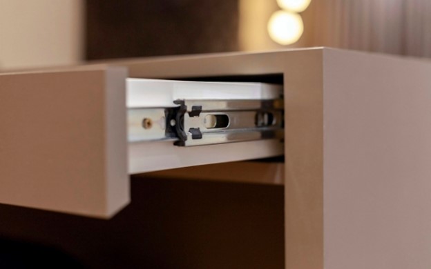 Montajul glisierelor cu bile - ghid complet pentru o instalare eficientă